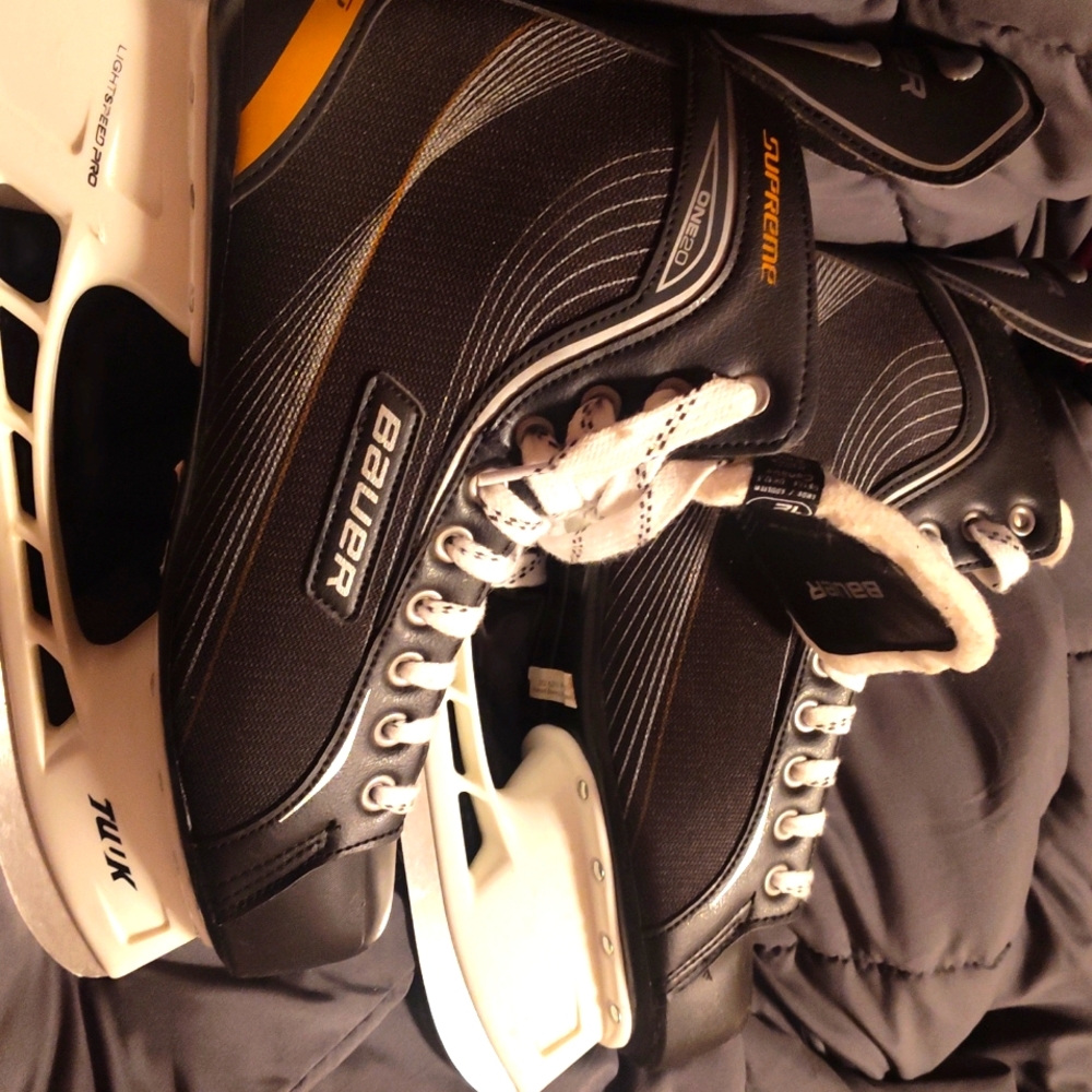 Bauer ice skates